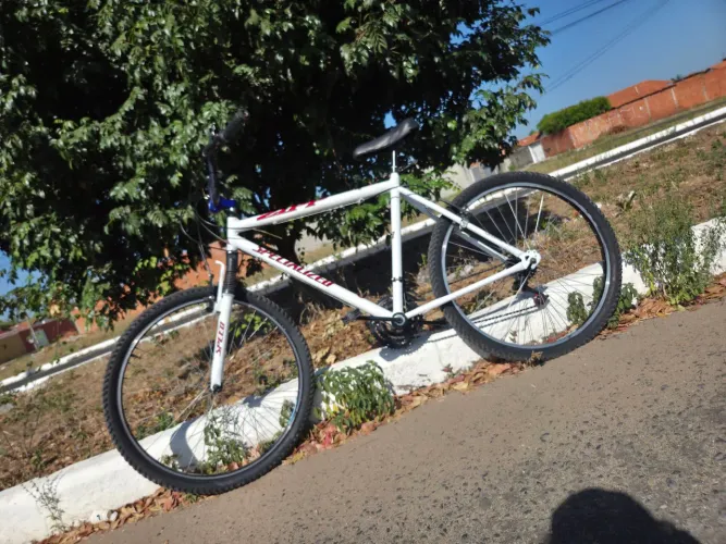 Bicicleta aro 29 com marcha em bom estado