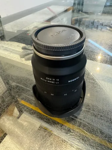 Lente Tamron 17-28mm f / 2.8 Di III RXD para Sony