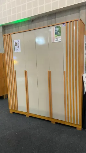 Guarda Roupa Casal 6 Portas (2 Ripadas) e 4 Gavetas Jamile Cinamomo/off White - Em Oferta