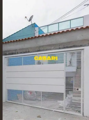 Casa à venda no Parque Capuava 2 dormitórios, 8 vagas e porão em Santo André/SP