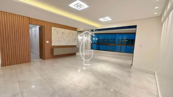LINDO APARTAMENTO REFORMADO DE 158 M² COM 4 QUARTOS EM EXCELENTE CONDOMÍNIO EM APIPUCOS