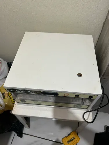 Vende se chocadeira para 72 ovos