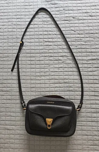 Bolsa Coccinelle (couro italiano)