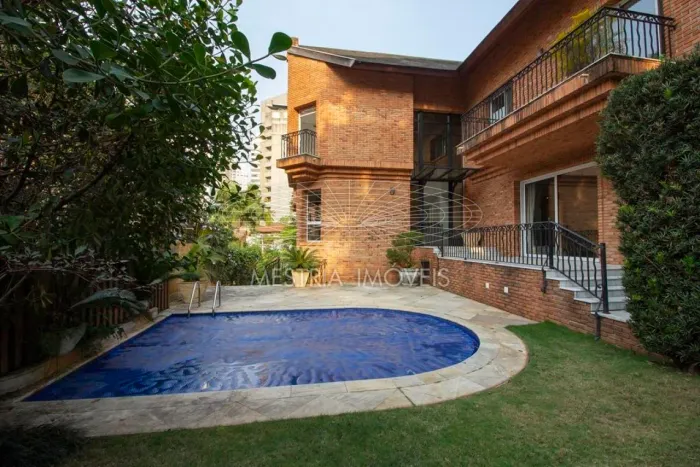 Casa em Condomínio Alto Padrão com excelente segurança!