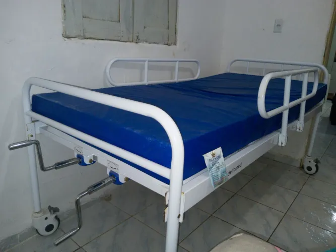 Cama Hospitalar Usada DX2 + Colchão D-28 (5 Posições Até 180kg) - Dellamed