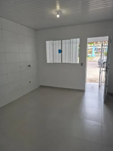 Casa para aluguel com 50 metros quadrados com 2 quartos em Boqueirão - Curitiba - Paraná
