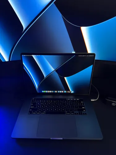 MacBook Pro Touch Bar 16? 2019 16 RAM 512GB SSD