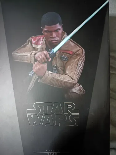 Boneco Finn 1/6 Star Wars Hot Toys (Usado)