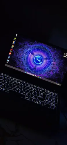 Lenovo LOQ Essential - Excelente estado