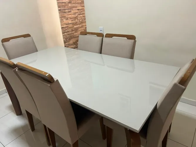 Mesa laqueada 6 cadeiras