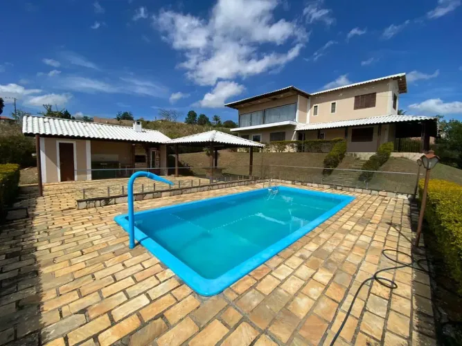 Casa com 4 dormitórios à venda, 250 m² por R$ 1.000.000 - Fazendinha Miragem - Simão Perei