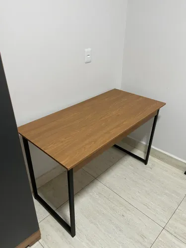 Mesa Industrial 1,20m x 60cm Louro Freijó - R$ 280