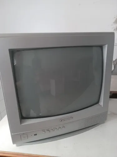 TV 14 polegadas funcionando em bom estado