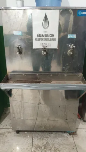 Bebedouro refrigerado com defeito 