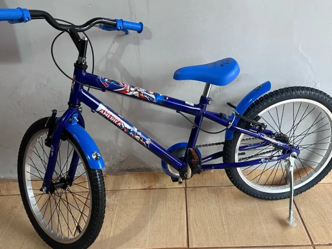 Bicicleta infantil homem América 