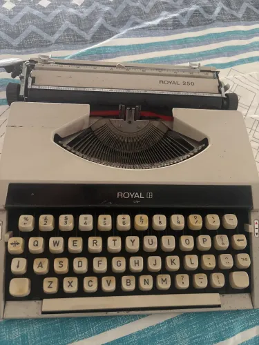 Máquina de escrever antiga