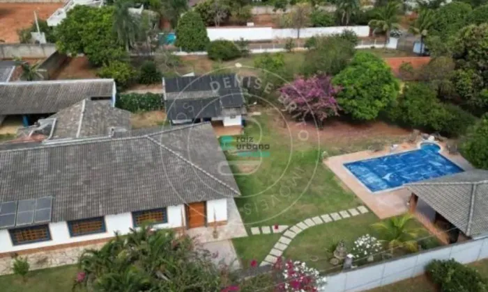 Chácara em Condomínio Fechado | 660 m² Construídos | 6 Quartos | Piscina Aquecida | Parque