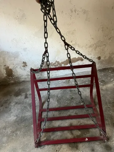 Balanço infantil grande de ferro