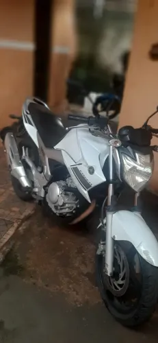 Vendo Yamaha Fazer 250 Conservada 
