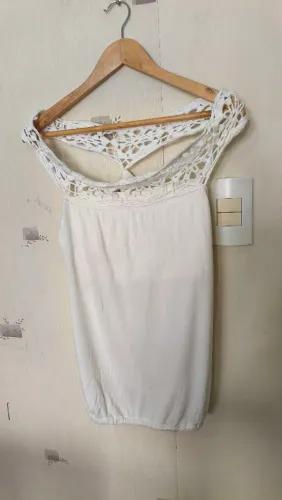 Maria Valentina blusa com crochê
