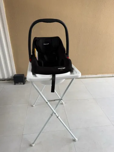 Banheira + bebê conforto
