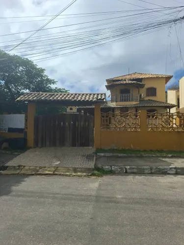 Imóvel para venda possui 500 metros quadrados com 4 quartos