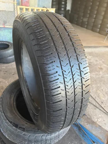 Pneu 215/65/16C Michelin de carga em ótimo estado