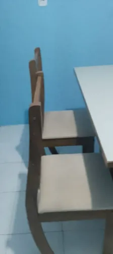 Mesa com cadeiras