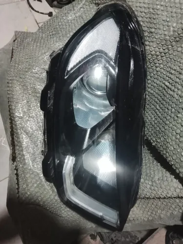 Farol de Ecosport 2019 com Led Lado esq