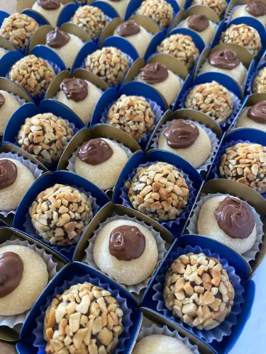 Trabalho com doces e sobremesa para festa e aniversário também para revenda 
