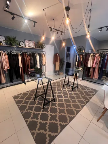 SHOWROOM DE MODA COMPLETO - VENDA DE INSTALAÇÕES COMERCIAIS