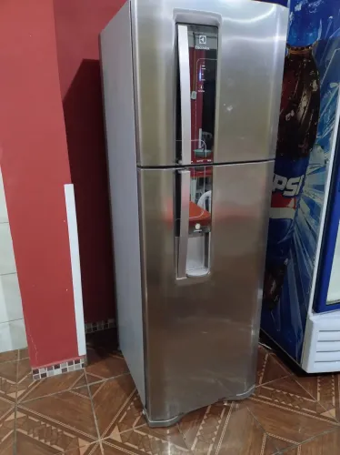 Geladeira Electrolux Frost Free DW42X semi nova