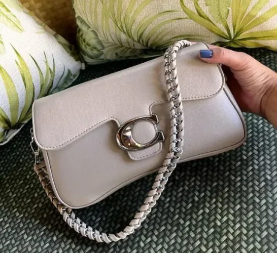 Bag inspiração: Couch. Blogueira, elegante e minimalista em um só! Acompanha duas alças