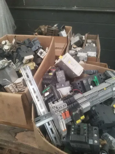 Vendo Produtos elétricos , Contatores, disjuntores, Fontes ,relé Térmico
