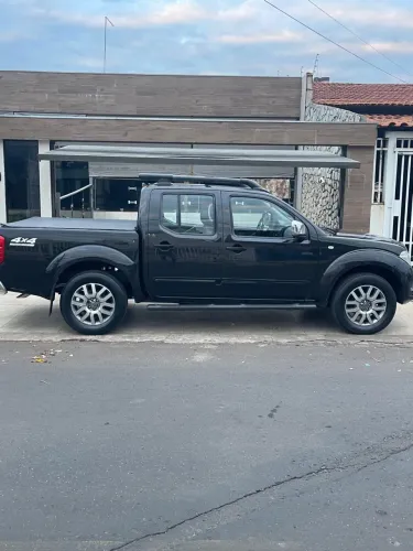 Nissan Frontier SL CD 4X4 2.5tb Diesel AUT 2014
