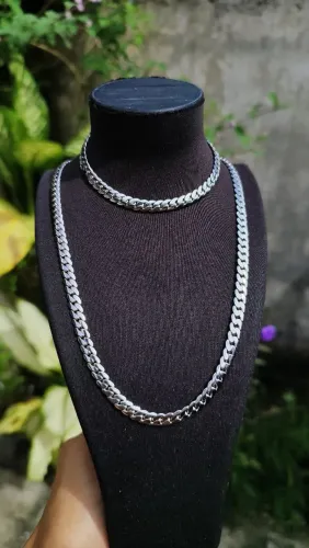 Conjunto gargantilha e pulseira
