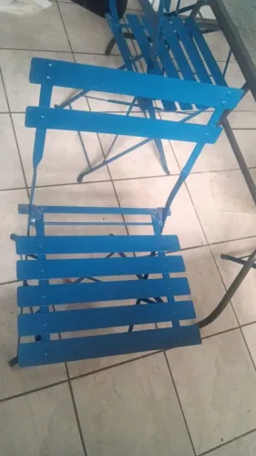 Vendo cadeiras de ferro super resistentes novas.
