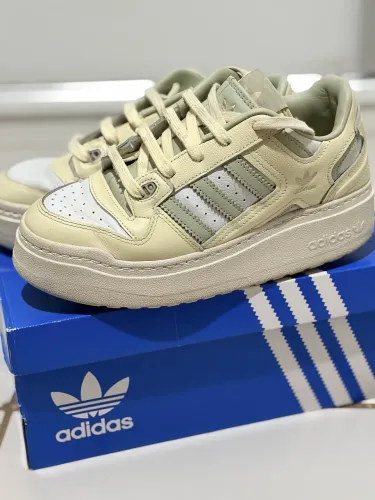 Tênis adidas fórum