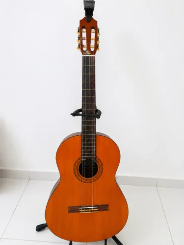 Violão Yamaha C40 em Excelente Estado + Suporte + Kit de Cordas D'Addario Original
