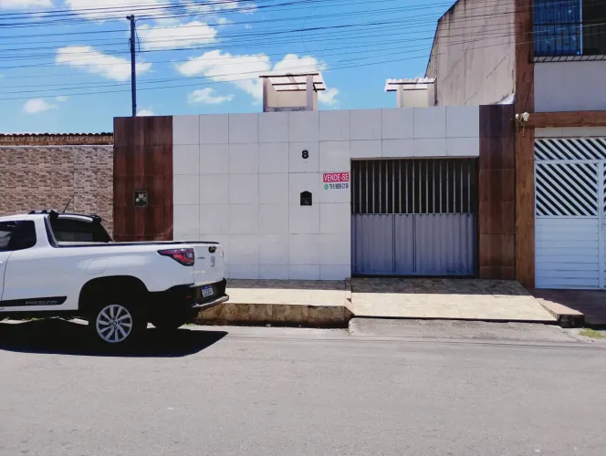 Casa à venda, no bairro: Albano Franco, na rua A37 , n° 08. No município de N.Sa. Socorro
