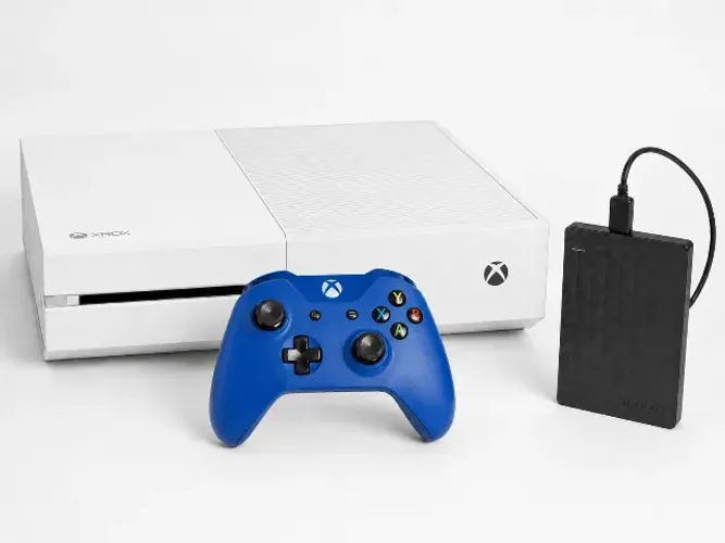 Xbox One 1T 3 jogos + HD Externo 2T