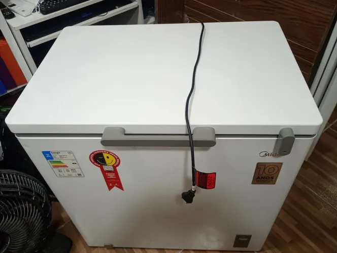 Freezer Midea Semi Novo - 200L em ótimo estado!