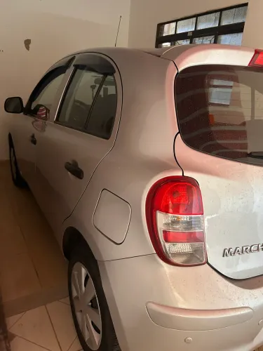 Nissan March 1.0 16V Flex Fuel 5P 2012