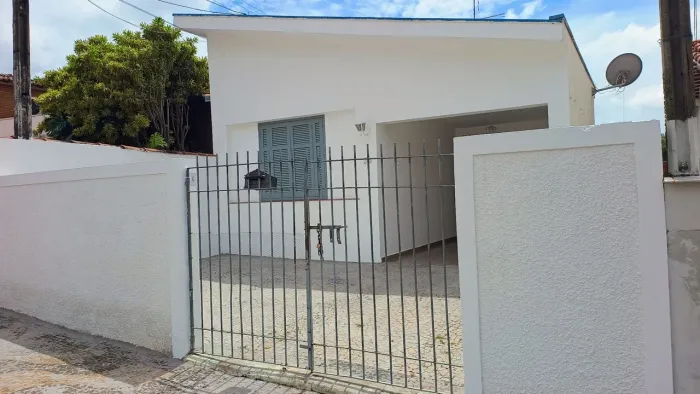 Aluga-se casa no Jd. Chapadão <br>