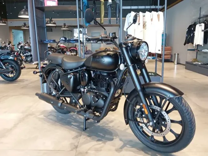 Royal Enfield Classic 350cc ABS - Stealth Black 2027 - Zero KM