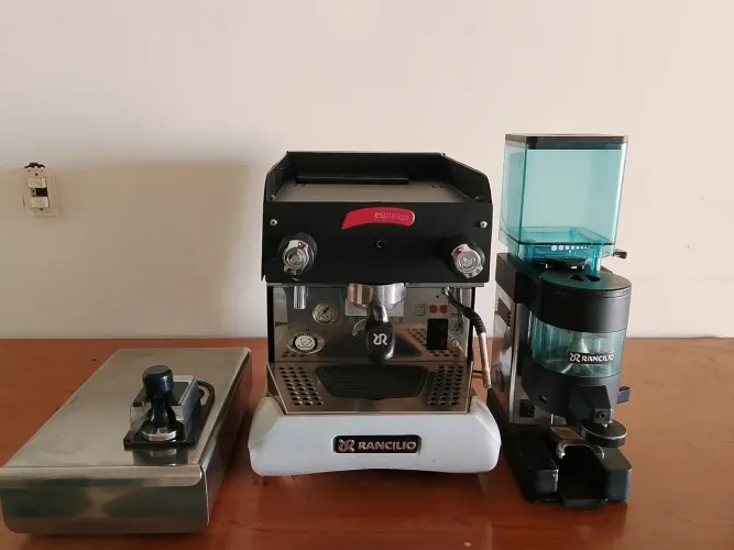 Máquina de café expresso profissional