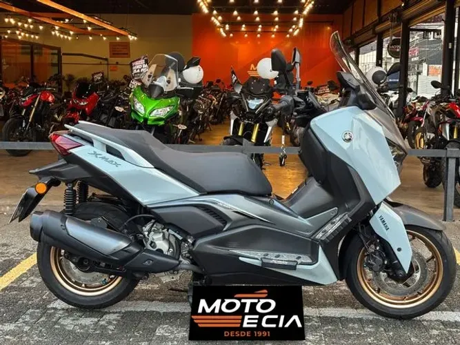 Yamaha XMAX 300 CONNECTED 