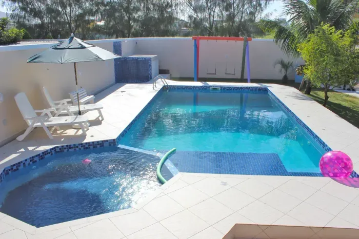 Casa com com 3 quartos em Campeche - Florianópolis - SC - Locação anual direto com proprie