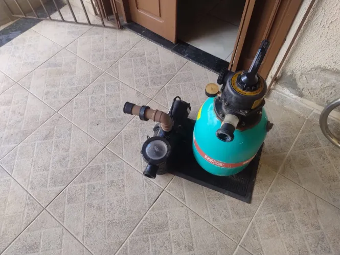Bomba e filtro completo - suporte para escada da piscina