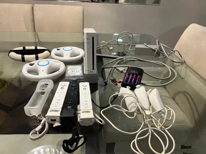nintendo wii desbloqueado + hd 540gb + 3 controles motion plus